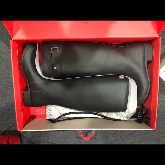 Size 9 Hunter Boots - Picture 1 of 3